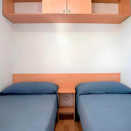 Cerca De La Playa Con Barbacoa Familia Holiday home *